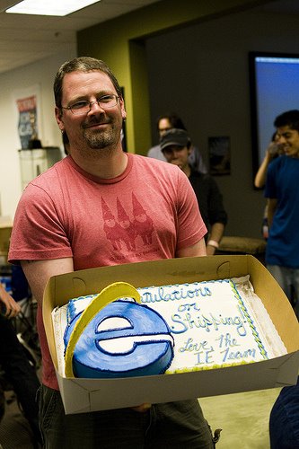 کیک ارسالی مایکروسافت برای تولد ورژن جدید فایرفاکس